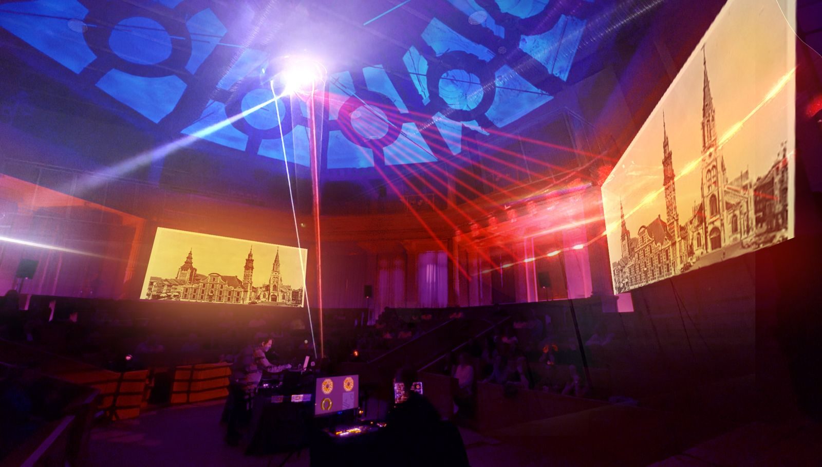 Publiek in de Academiezaal tijdens een vorige Innerplay-avond